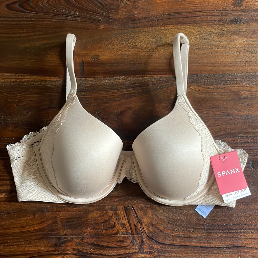 SPANX undie-tectable lace full coverage, lightly lined bra